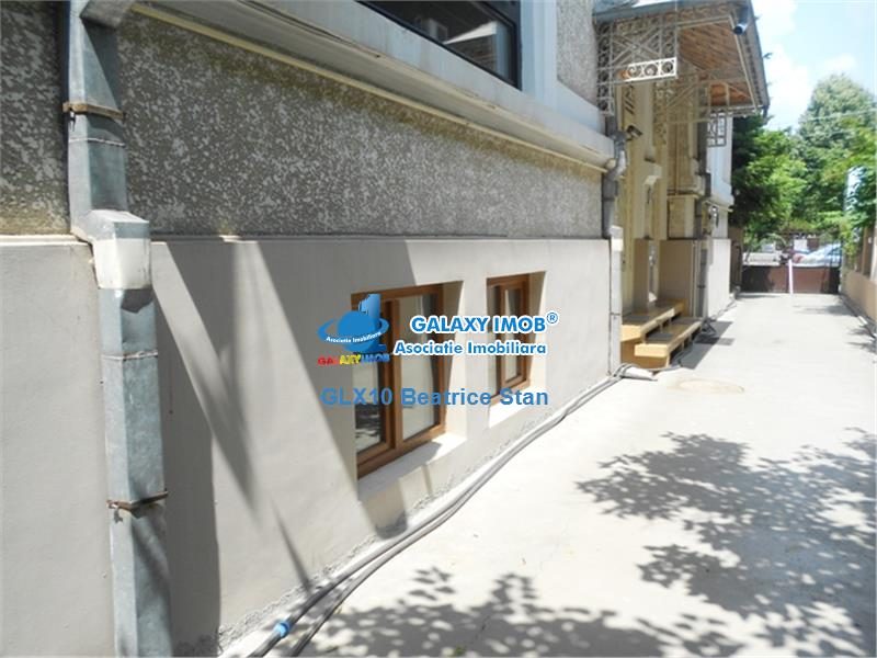 Demisol inalt elegant in vila SALON/BIROU in COTROCENI / EROILOR