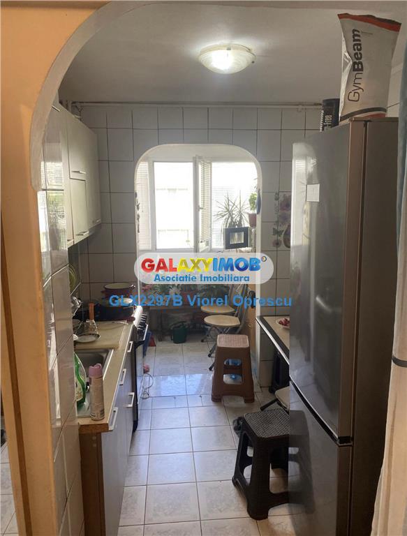 Apartament 3 camere, decomandat, mobilat, Bld Chisinau, Diham