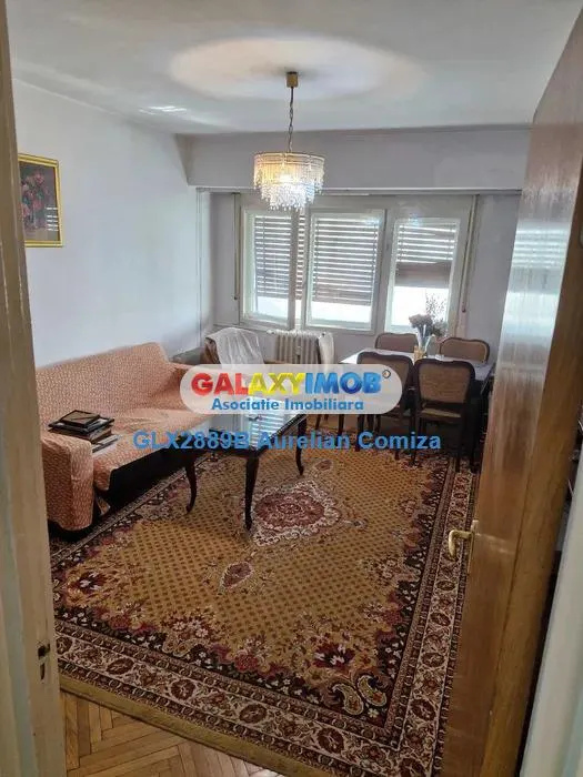 Vanzare apartament 3 camere 1 Mai/Ion Mihalache etaj6 - foto 1