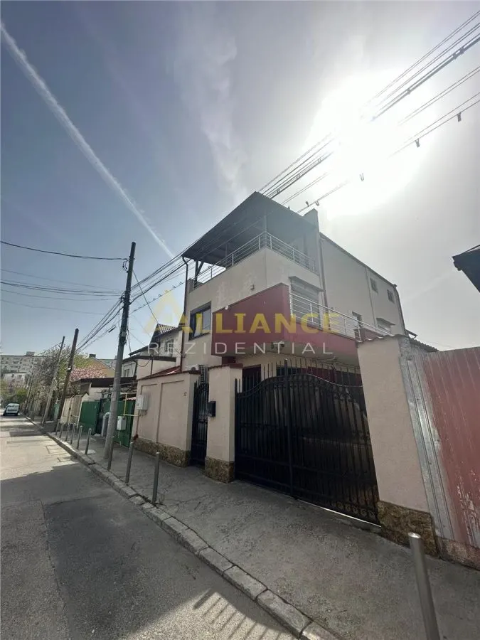 Piata Sudului Casa 4 camere | 3 bai Teren 160 mp - foto 1