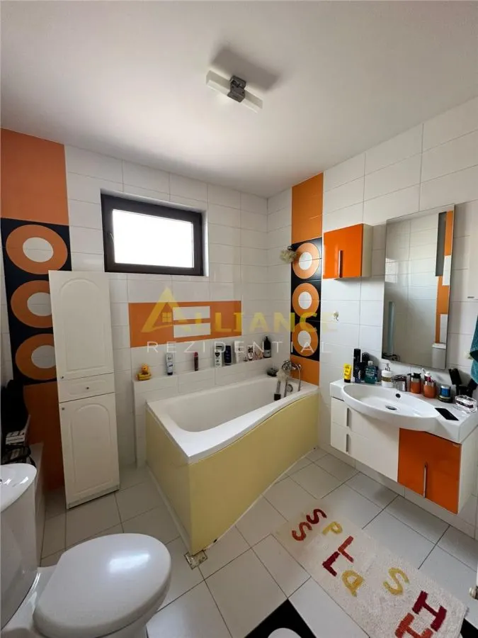 Piata Sudului Casa 4 camere | 3 bai Teren 160 mp - foto 23
