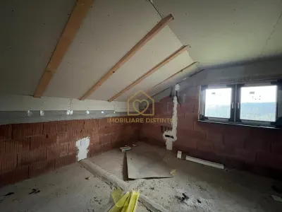 Casa de vanzare cu 5 dormitoare recent renovata - foto 6