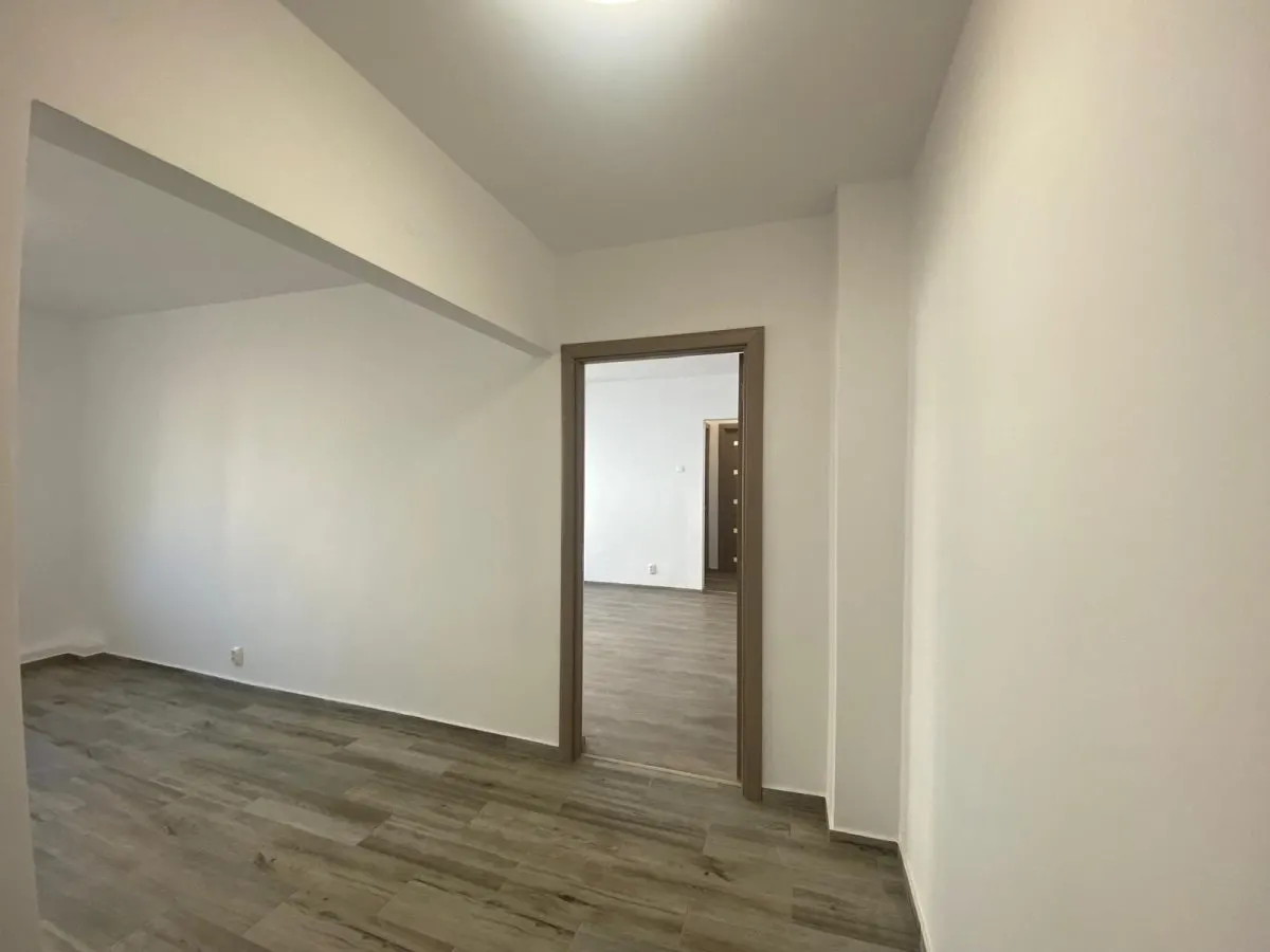 APARTAMENT 2 CAMERE | SEMIDECOMANDAT | ZONA LAMA - foto 7