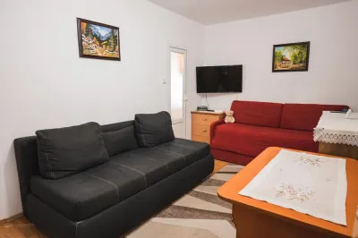 Garsoniera Tractorul,etajul 2,mobilata,58500 Euro neg - Brasov