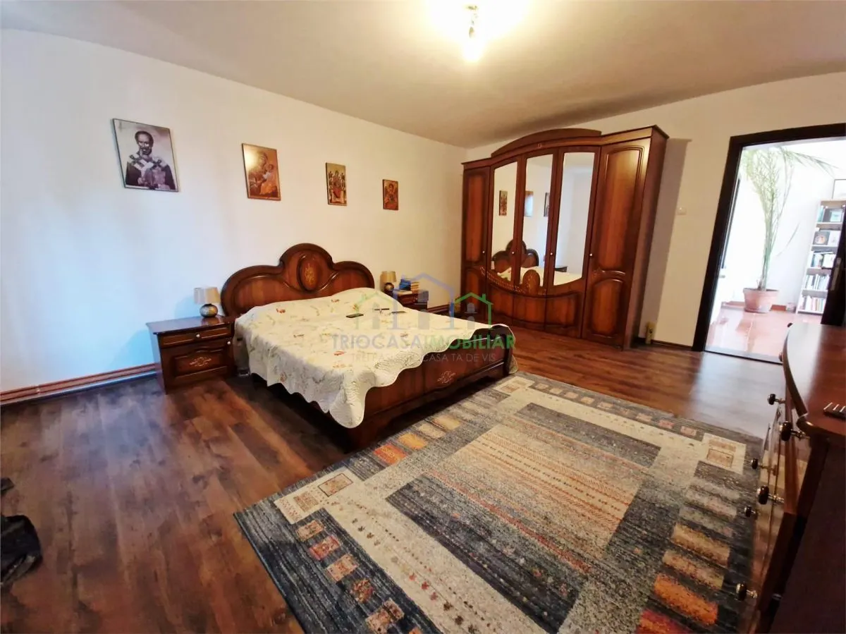 CASA P +E , 5 camere -Cosoveni - foto 7
