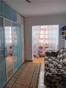 Apartament 3 camere Etaj 1 de 81mp Bd Poitiers langa Padure - Iasi