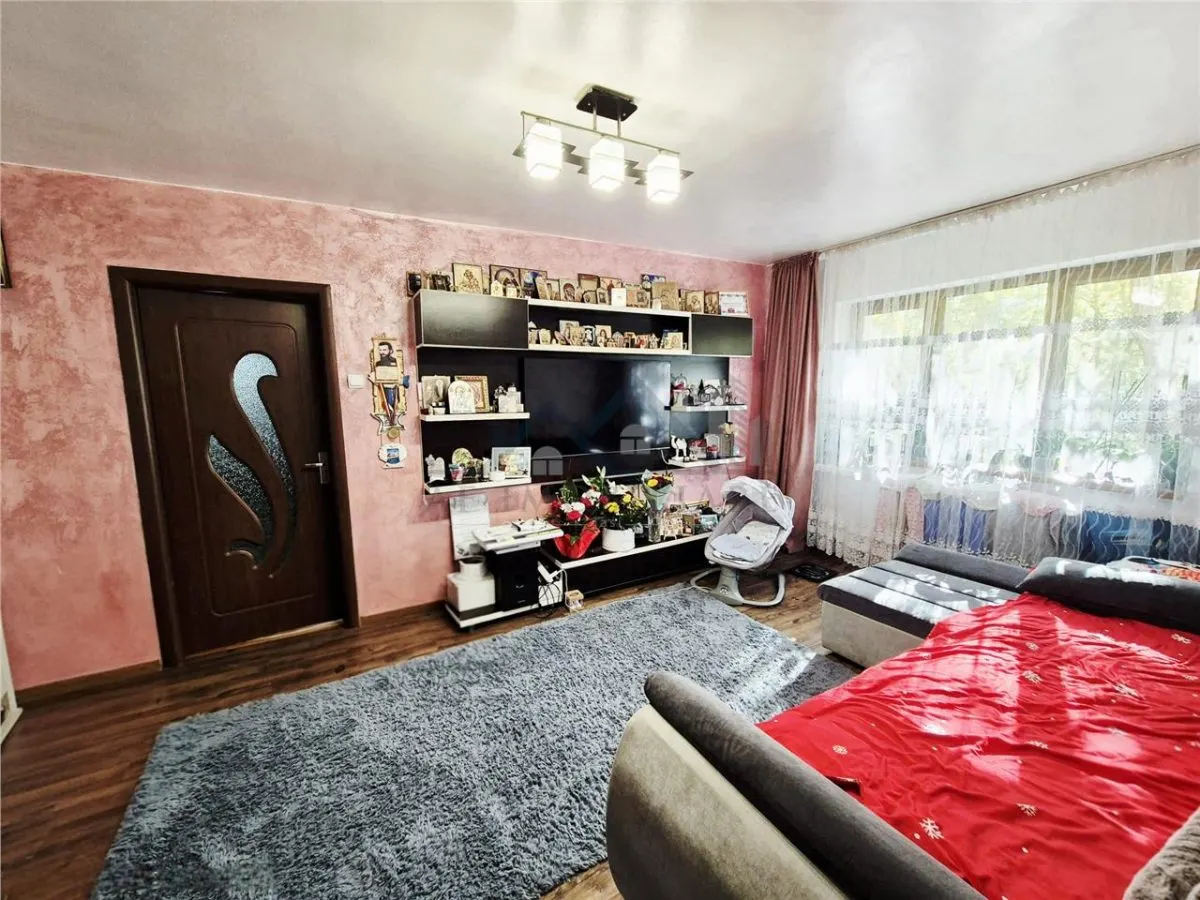 Apartament cu 2 camere de vanzare - foto 1