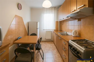 Mobilat si echipat, compozitie ergonomica, pe 3 camere, Ghimbav, Brasov - Brasov
