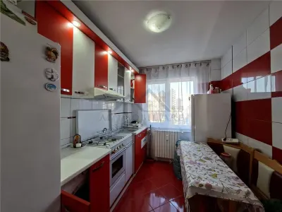 Apartament 3 camere podu ros - foto 6