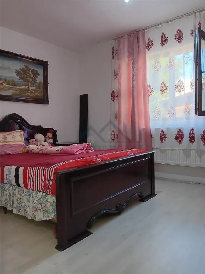 Lunca Cetatui Vila P+ E su=193mp centura iasi pot locui doua familii - foto 10