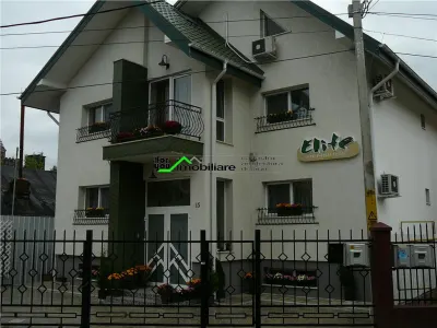 Pensiune, afacere la cheie, cu 10 camere la 10 minute de centru orasului - Bacau