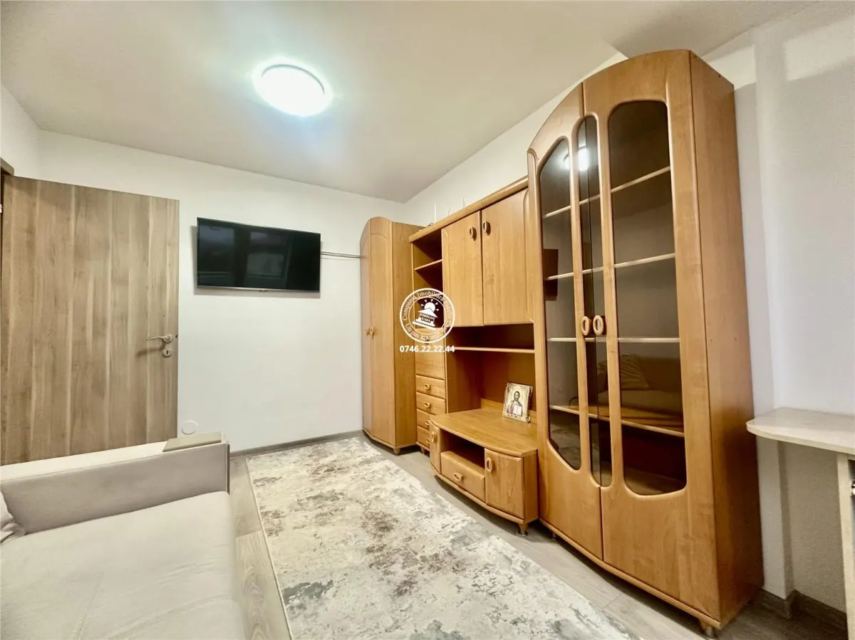 Apartament 2 camere  de vanzare  Centru - foto 1