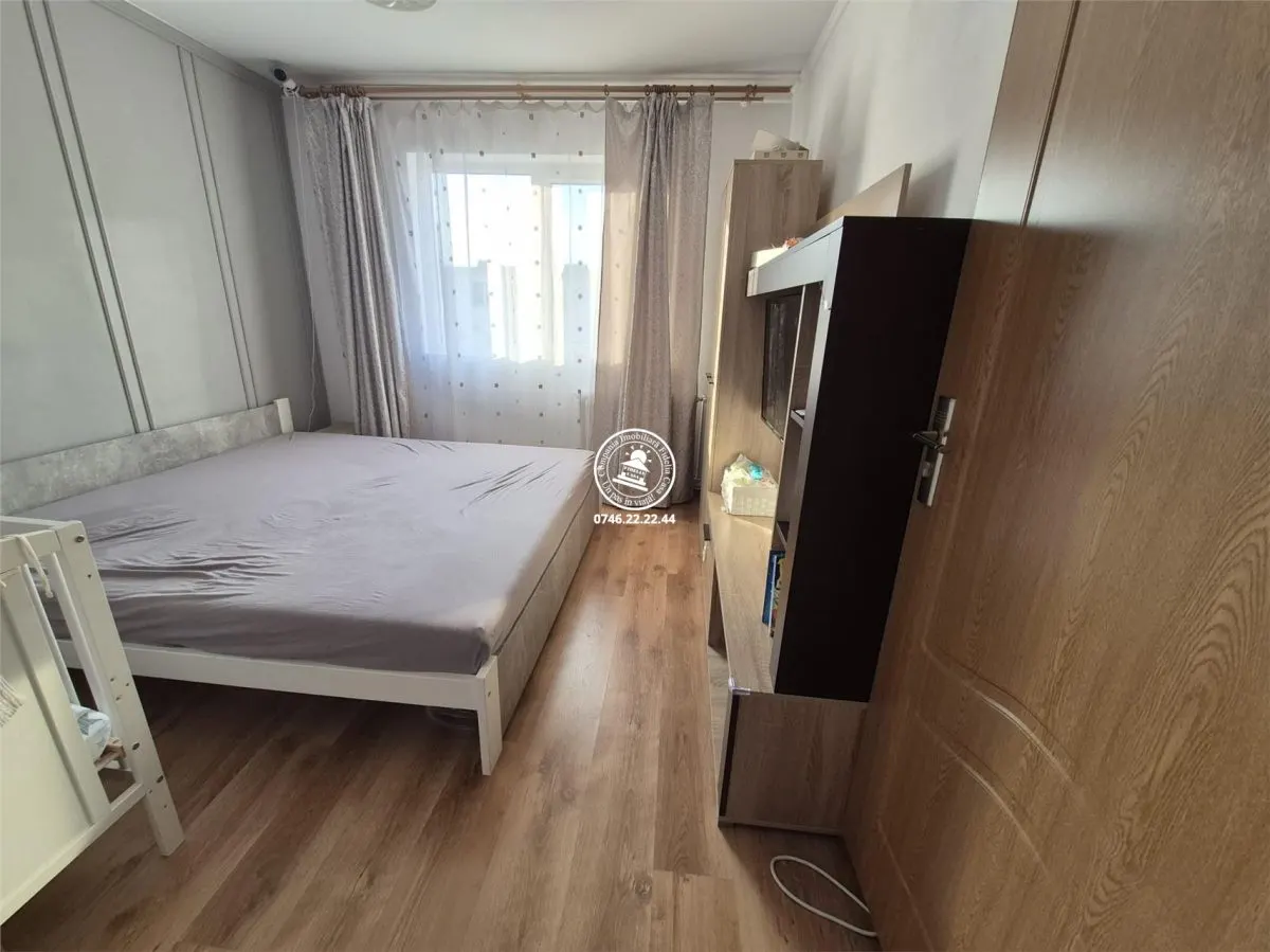 Apartament 3 camere de vanzare Alexandru cel Bun - foto 3