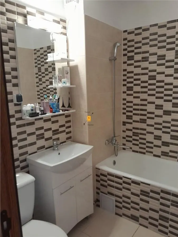 Vanzare apartament 2 camere zona Democtatiei - foto 6