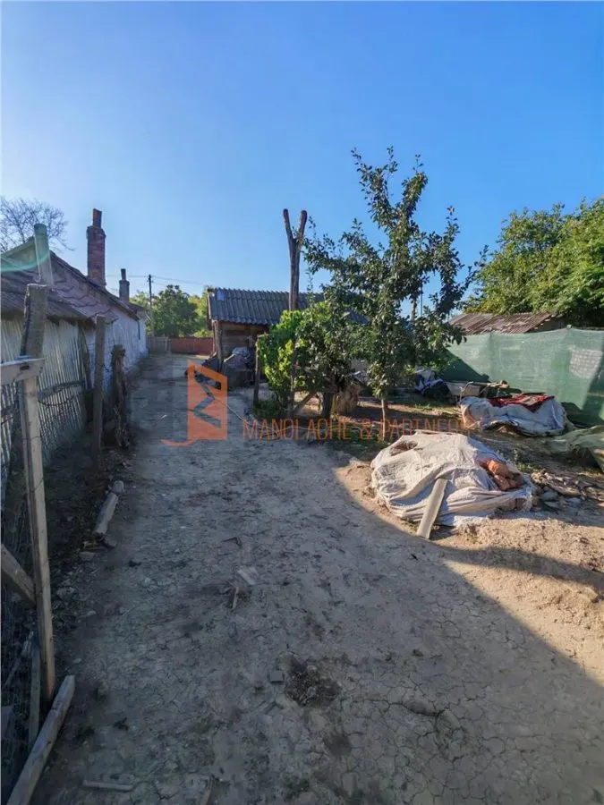 Casa tip parter + teren zona Maxenu - foto 8
