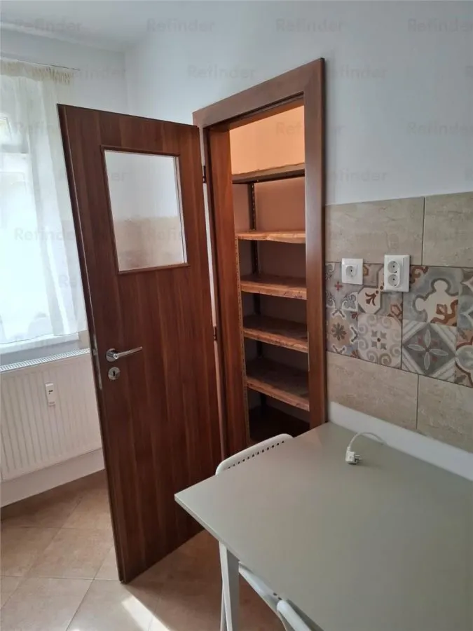 inchiriere apartament 3 camere superb | metrou 1 Decembrie | etaj 1/4 | renovat complet | mobilat si utilat | totul nou |  loc de parcare | - foto 9