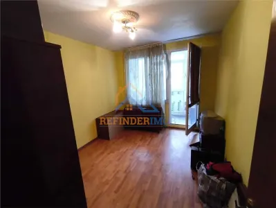 Apartament de vanzare cu 3 camere, zona Trapezului - Bucuresti