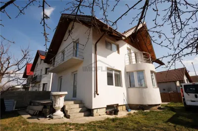 Casa spatioasa cu etaj si curte în Ghimbav - foto 6
