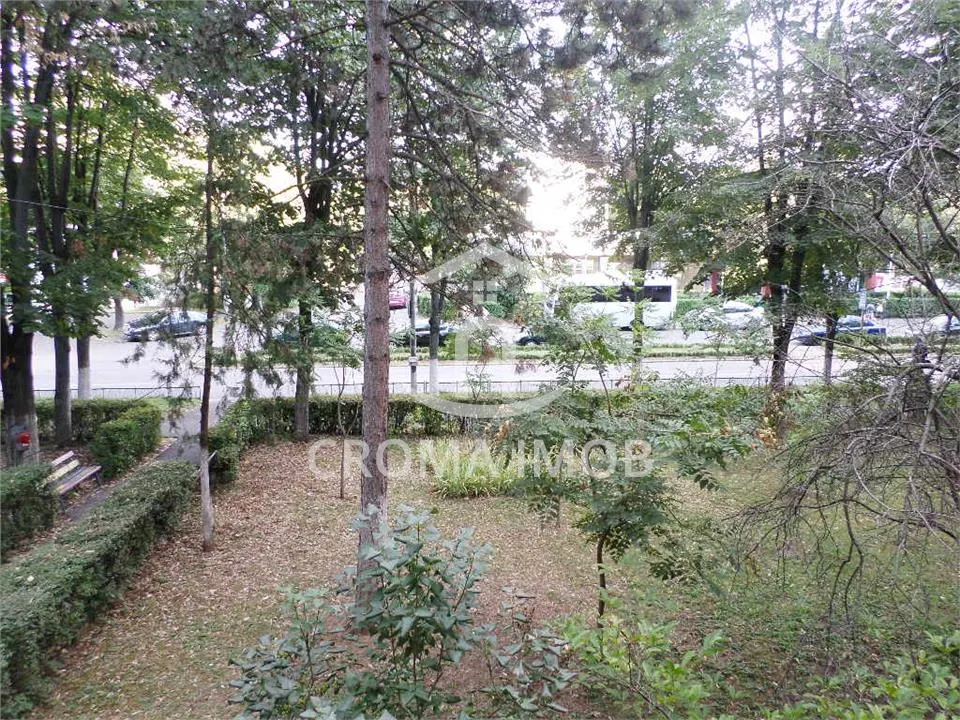 Vanzare apartament 2 camere, semidecomandat, Ploiesti, zona Nord/ Cameliei - foto 11