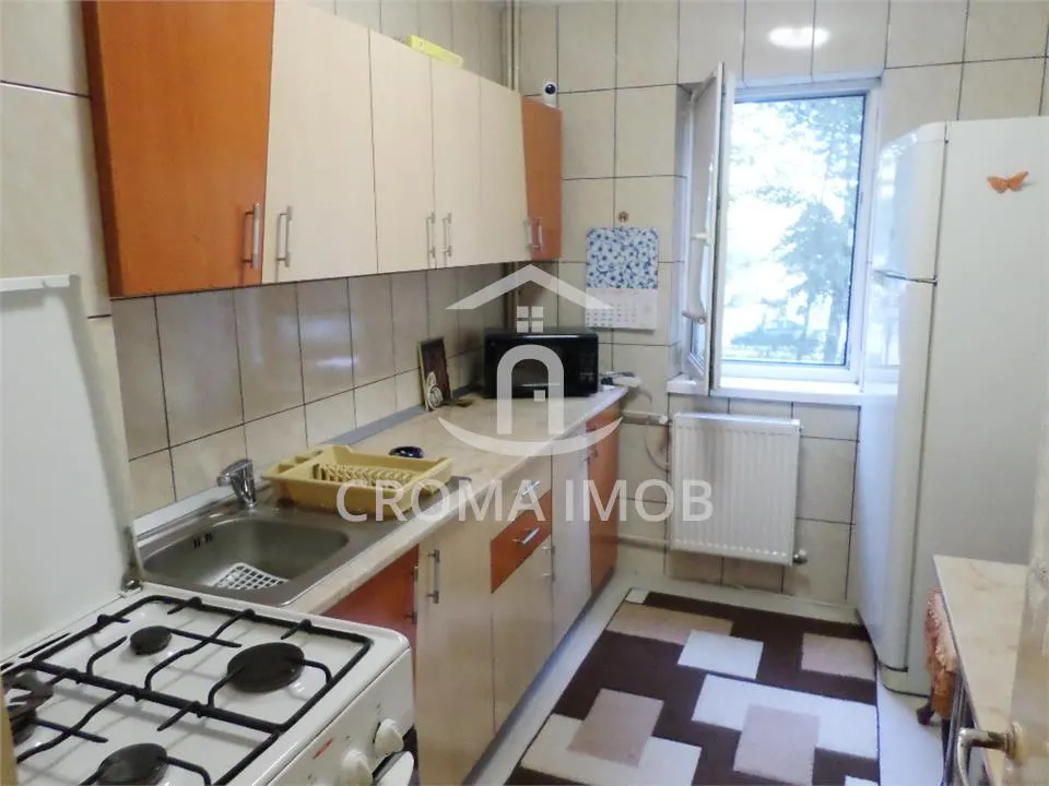 Vanzare apartament 2 camere, semidecomandat, Ploiesti, zona Nord/ Cameliei - foto 5