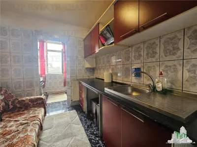 Apartament 2 camere etaj 4/4 curat si luminos - Poarta 6, Constanta - foto 11