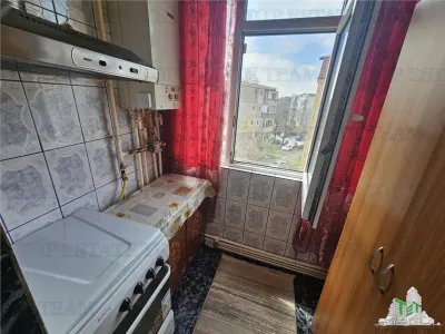 Apartament 2 camere etaj 4/4 curat si luminos - Poarta 6, Constanta - foto 16