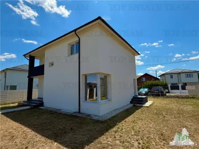 Casa individuala tip P+1+Pod cu 128 mp utili si 500mp de curte - Ciorogarla