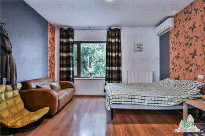 Vila premium cu 7 camere, piscina privata si terasa de 90 mp, situata in Otopeni - foto 21