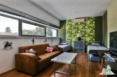 Vila premium cu 7 camere, piscina privata si terasa de 90 mp, situata in Otopeni - foto 23