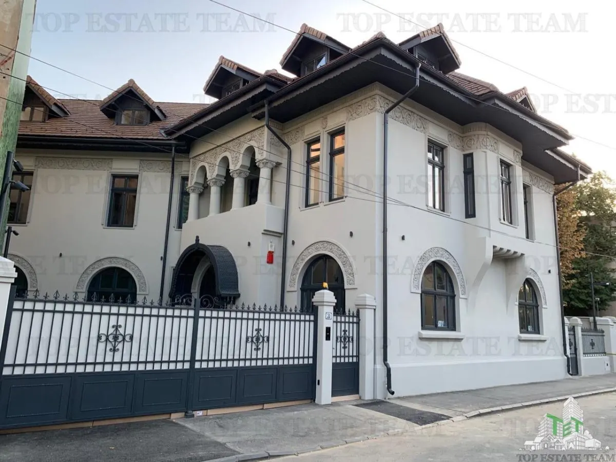 Vila brancoveneasca restaurata complet - eleganta, istorie si dotari moderne - foto 1