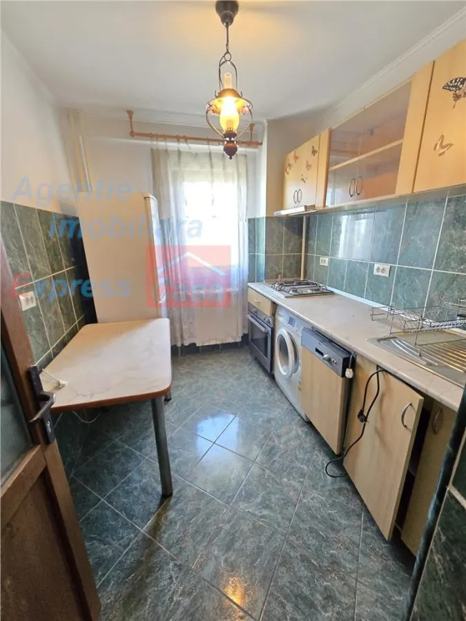 Apartament 2 camere decomandat, zona Gara, Strapungere Silvestru (etaj intermediar) - foto 5