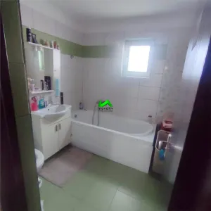 Casa de inchiriat 4 camere muncitori Sura Mare - foto 6