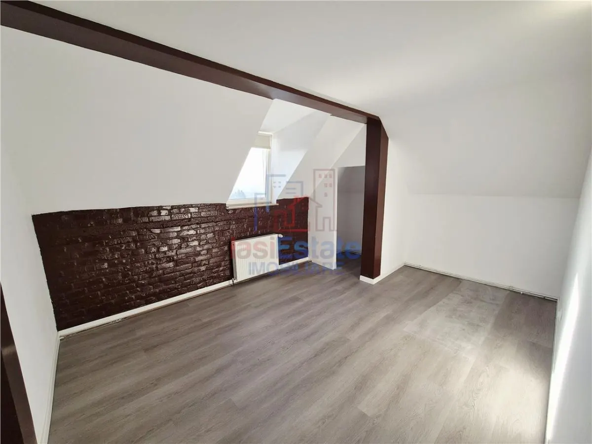 Apartament cu 3 camere de vanzare - foto 3