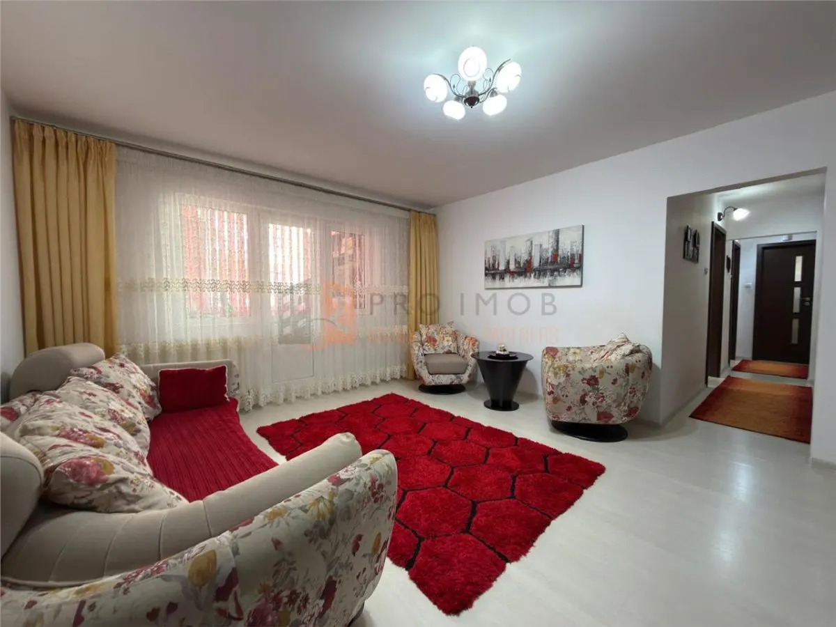 Apartament 3 camere cf 1 semidecomandat zona Micro 3 - foto 3