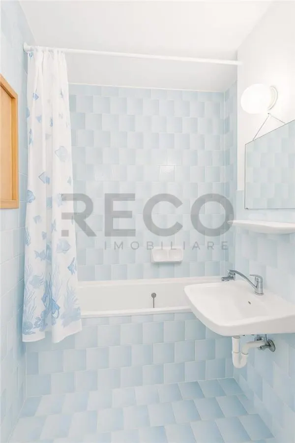 RECO Apartament 3 camere, zona Rogerius, etaj 4 din 4, balcon inchis - foto 14