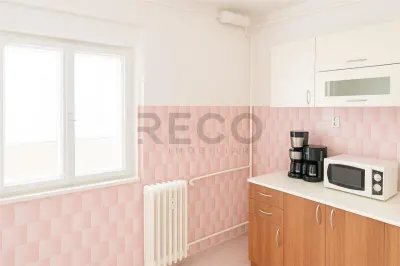 RECO Apartament 3 camere, zona Rogerius, etaj 4 din 4, balcon inchis - foto 5