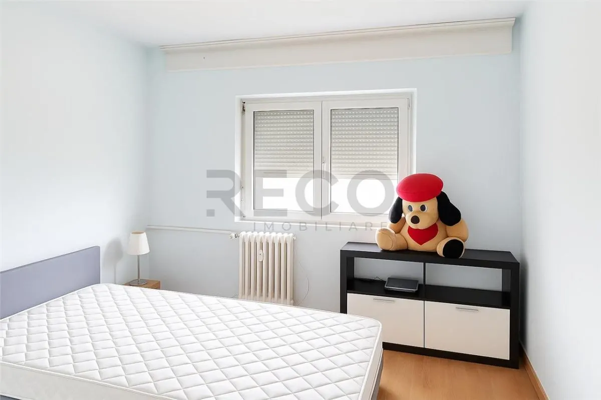 RECO Apartament 3 camere, zona Rogerius, etaj 4 din 4, balcon inchis - foto 10