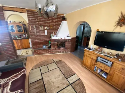RECO Casa 3 camere, zona Est, Marghita, cu  spatiu comercial - foto 2