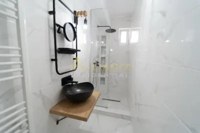 Apartament cu 200 mp TEREN - Mobilat si utilat -Metrou Berceni - foto 9