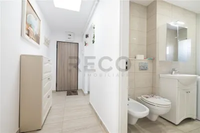 RECO Apartament 2 camere Marghita â€“ etaj 3/4, balcon, baie cu geam, bloc cu acoperis - foto 2