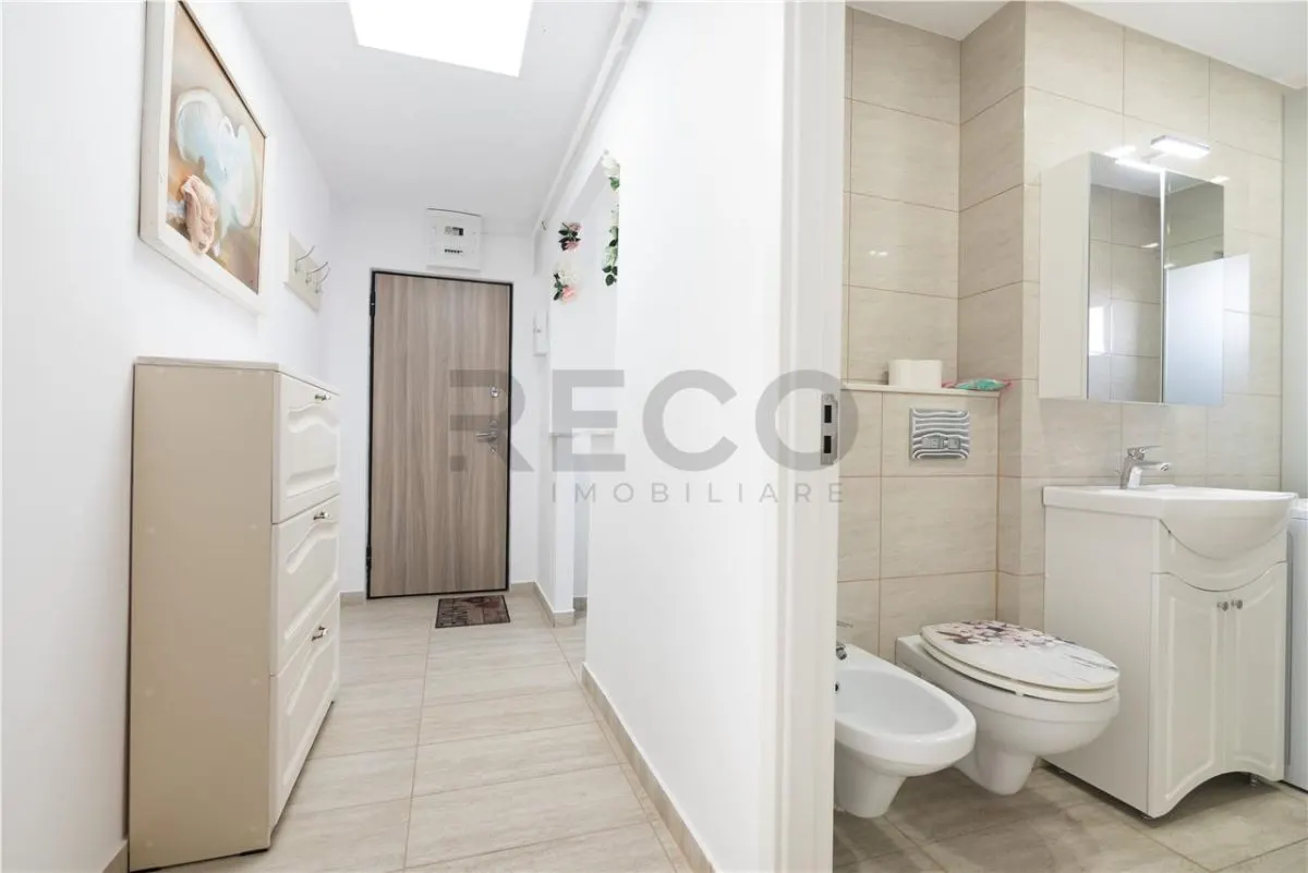 RECO Apartament 2 camere Marghita â€“ etaj 3/4, balcon, baie cu geam, bloc cu acoperis - foto 2