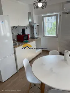 Berceni- Aparatorii Patriei Garsoniera Spatioasa-Luminoasa - Bucuresti