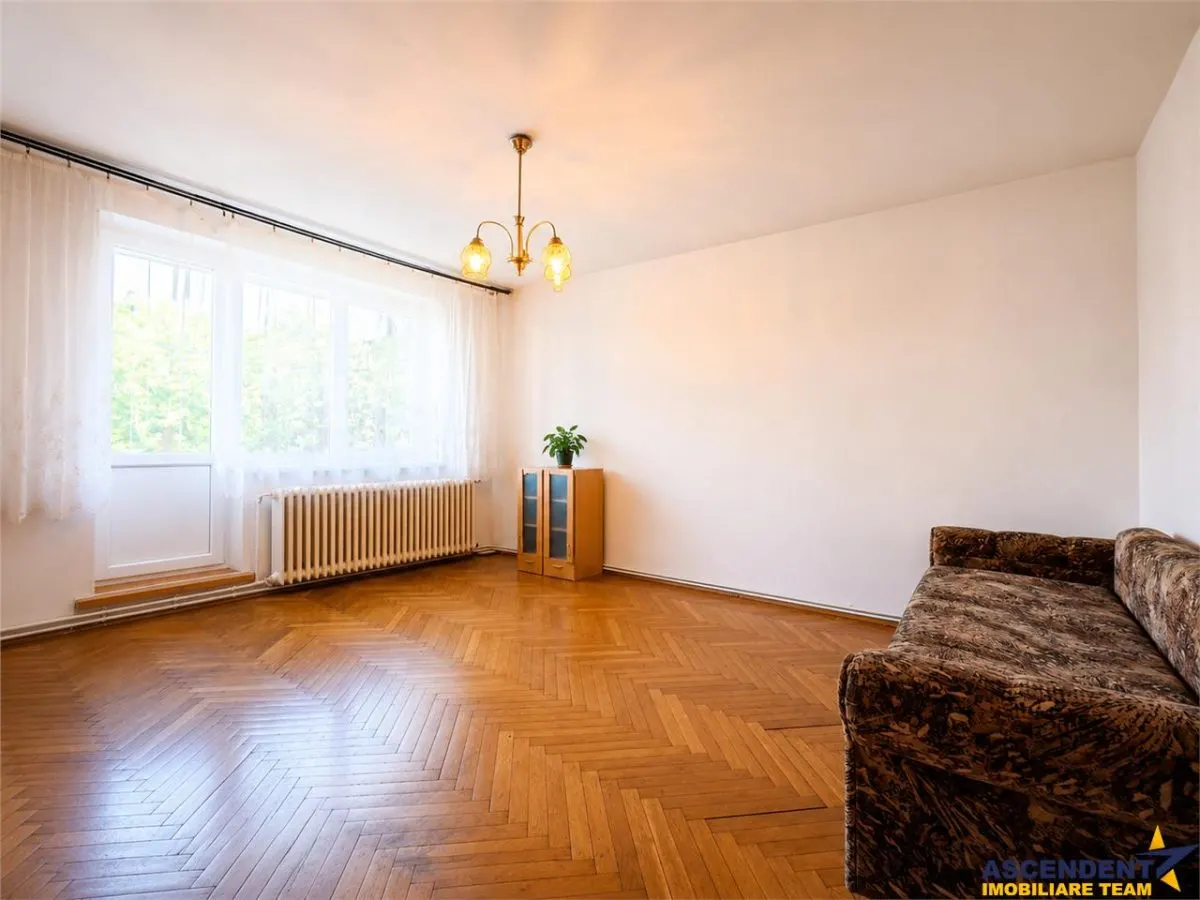 Decomandat pe 3 camere, locatie favorabila, Simeria, Sfantu Gheorghe - foto 1