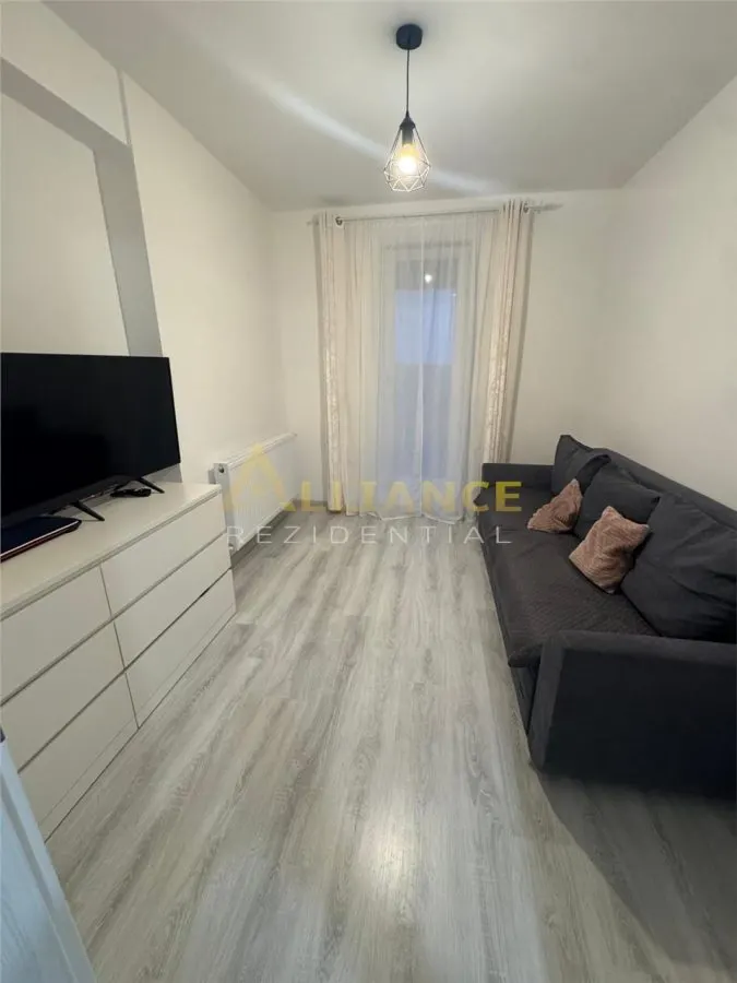 Apartament 3 camere de vânzare  | Etaj 3/5 | Mobilat - foto 2