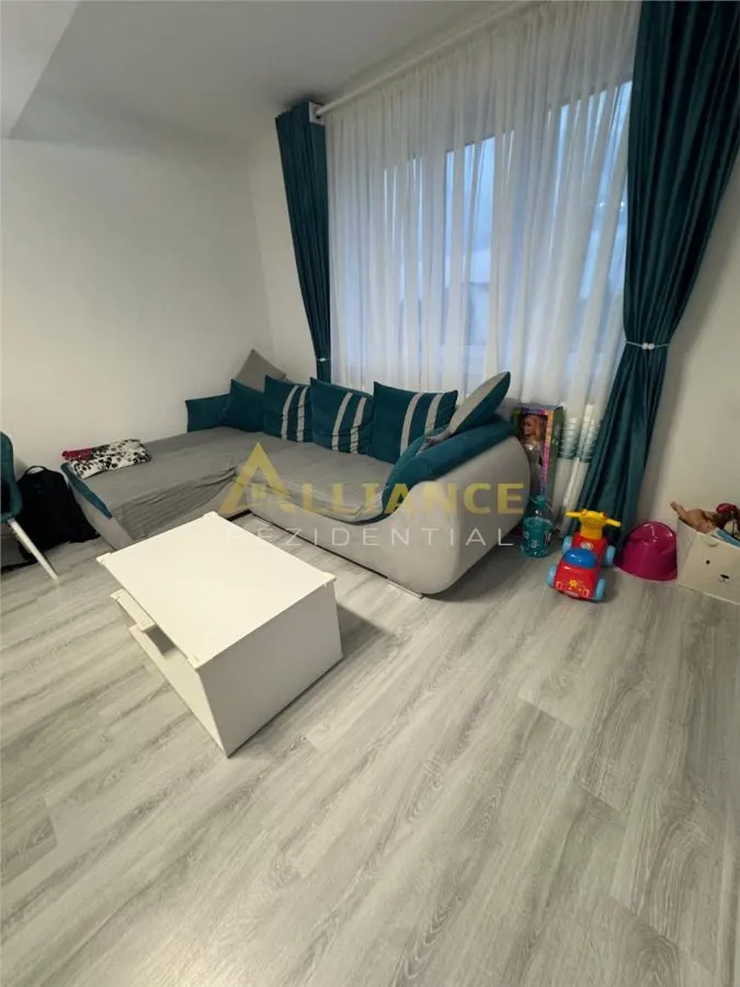 Apartament 3 camere de vânzare  | Etaj 3/5 | Mobilat - foto 3