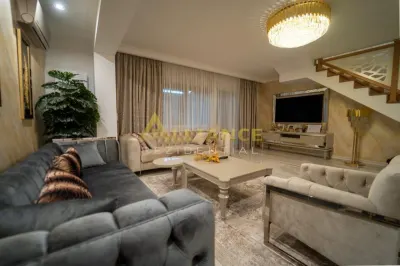 Casă tip townhouse de vânzare P+1E+M | 265 mp utili | 7 camere | terasă închisă | 3 locuri parcare - Bucuresti