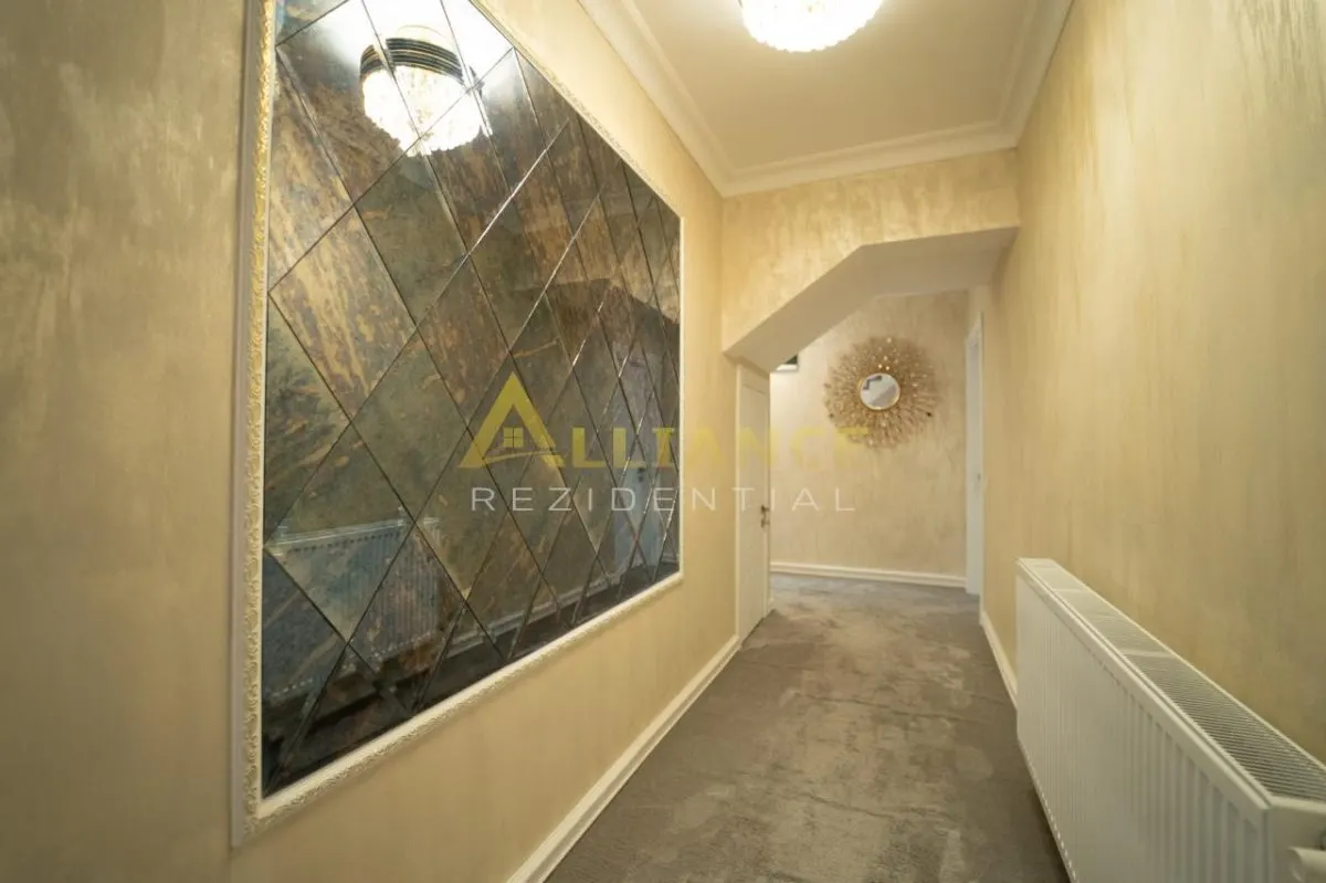 Casă tip townhouse de vânzare P+1E+M | 265 mp utili | 7 camere | terasă închisă | 3 locuri parcare - foto 8