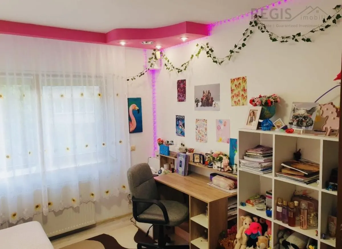 Apartament spatios cu 4 camere si 2 balcoane zona Noua - foto 8
