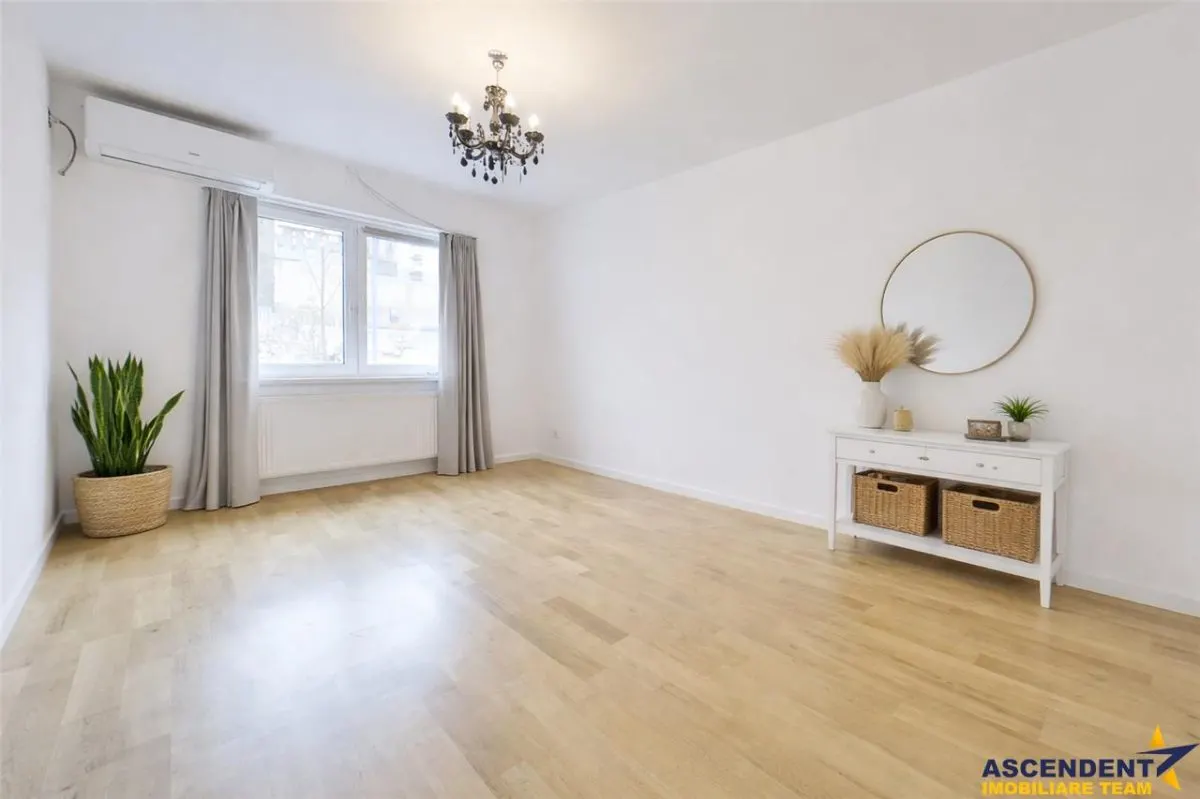 Central, calibrat estetic, smart lock, areal apreciat, Brasov - foto 1