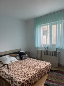 Apartament 3 camere, 70 mp, Zimbru | Etaj 3/4 | Mobilat și utilat | Baie cu geam - foto 3
